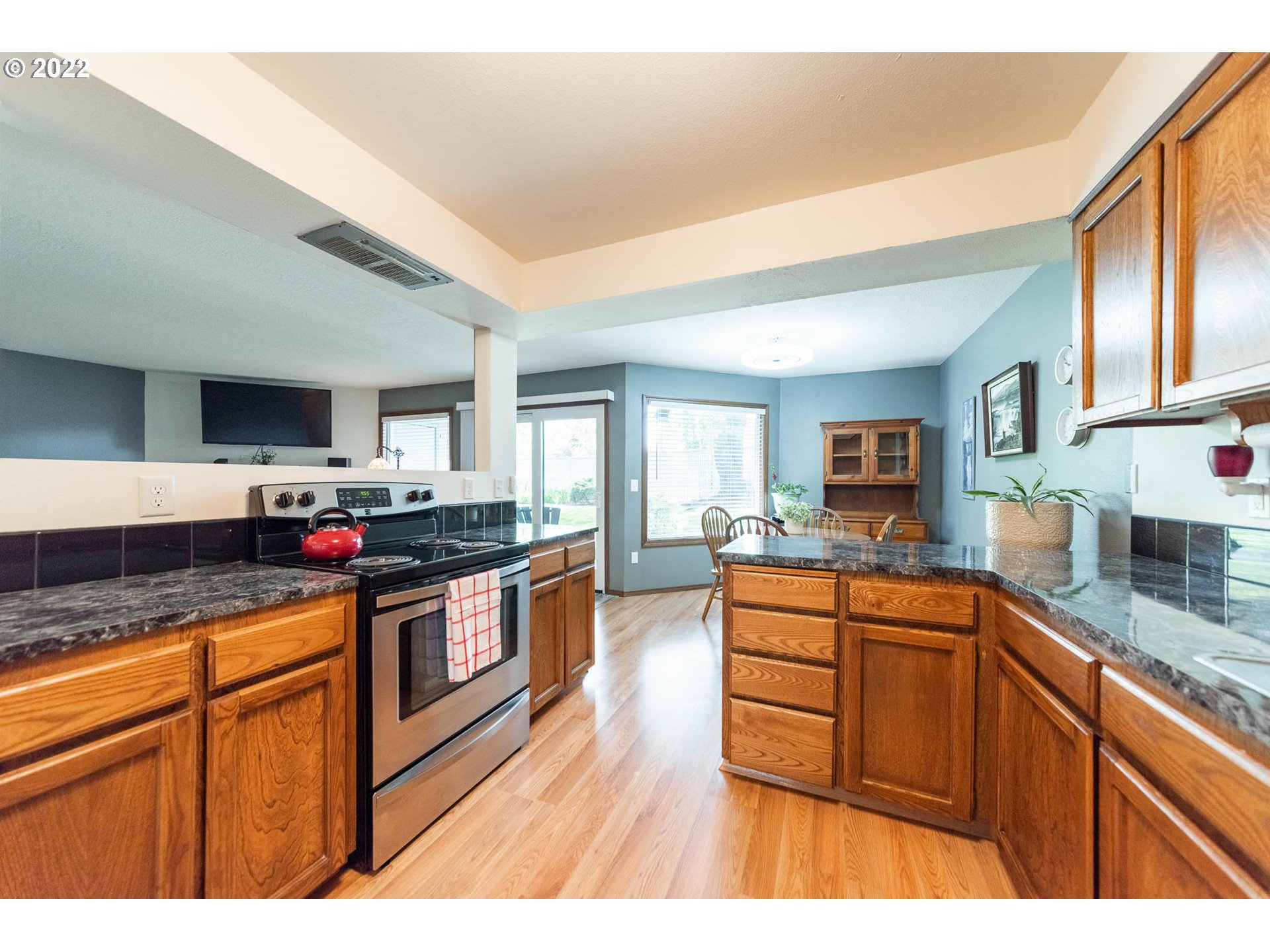14575 Southwest Walker Road, Unit C 17 Beaverton, OR 97006 - Photo 11 of 29 Gallery Image 11