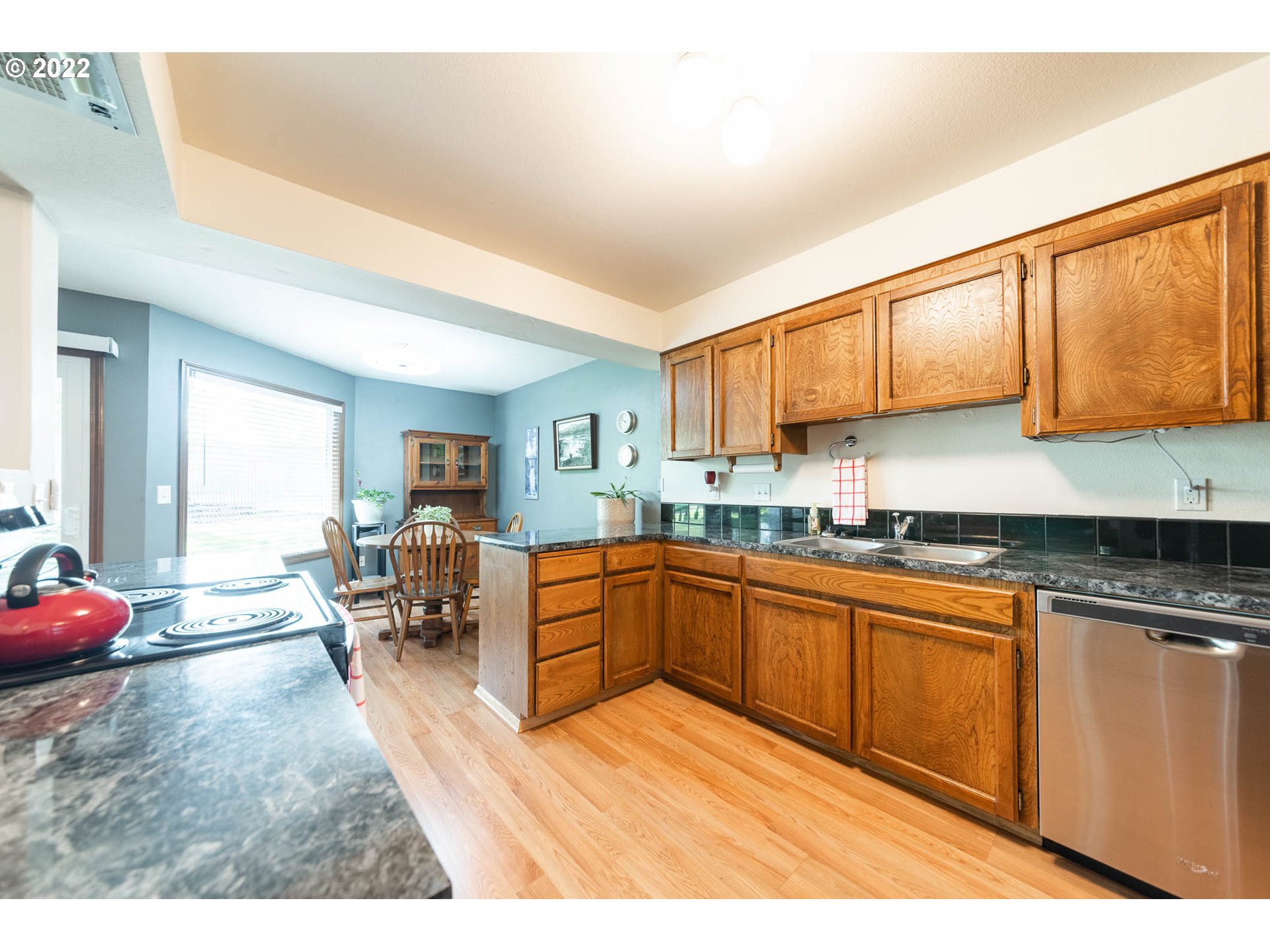 14575 Southwest Walker Road, Unit C 17 Beaverton, OR 97006 - Photo 12 of 29 Gallery Image 12