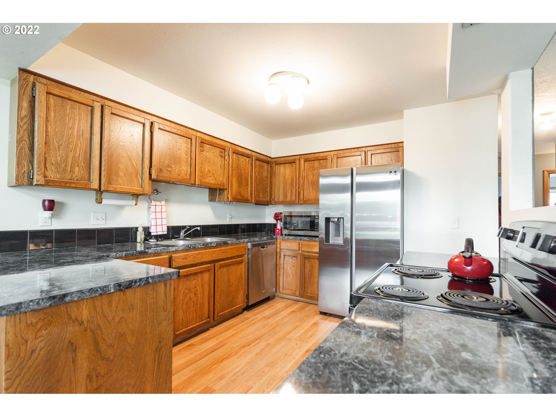 14575 Southwest Walker Road, Unit C 17 Beaverton, OR 97006 - Photo 10 of 29 Gallery Image 10