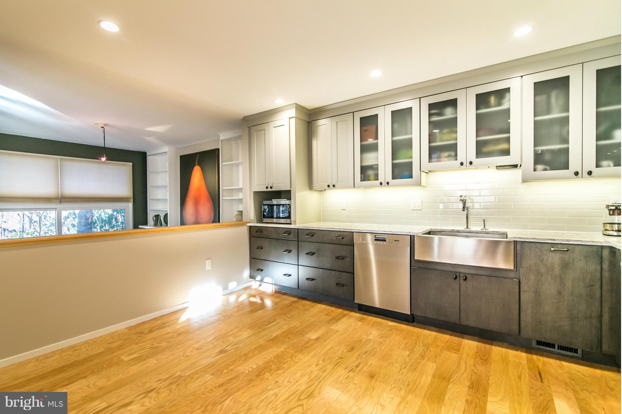 11658 Mediterranean Court Reston, VA 20190 - Photo 11 of 30 Kitchen