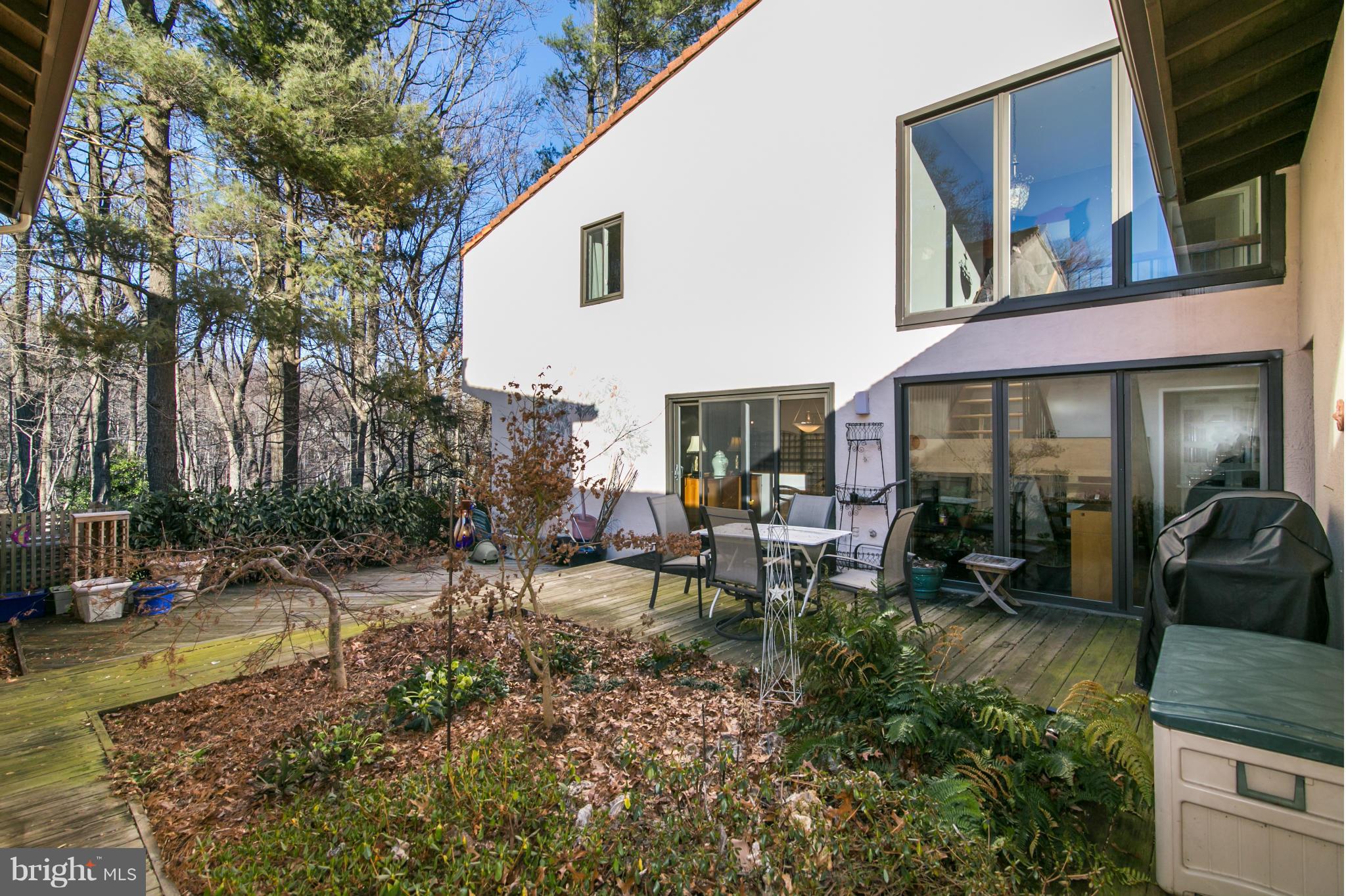 11658 Mediterranean Court Reston, VA 20190 - Photo 5 of 30 Patio
