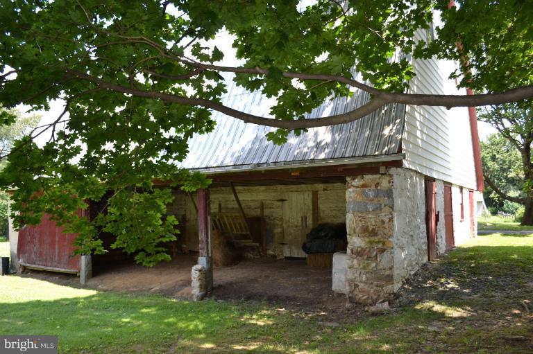1009 Calvert Road Rising Sun, MD 21911 - Photo 22 of 30 Feeding and Loafing area in Barn