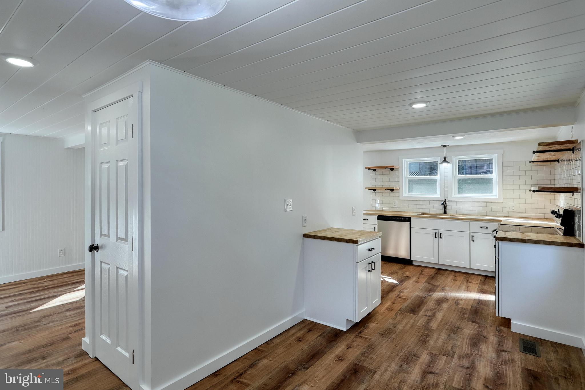 240 Green Valley Road York, PA 17403 - Photo 12 of 28 Gallery Image 12