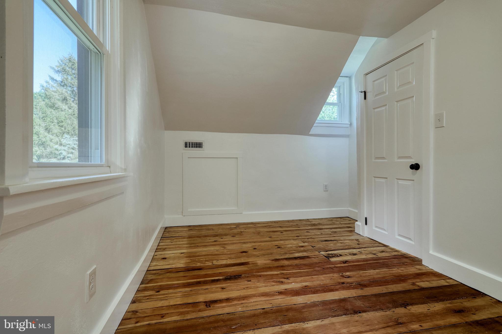 240 Green Valley Road York, PA 17403 - Photo 24 of 28 Gallery Image 24