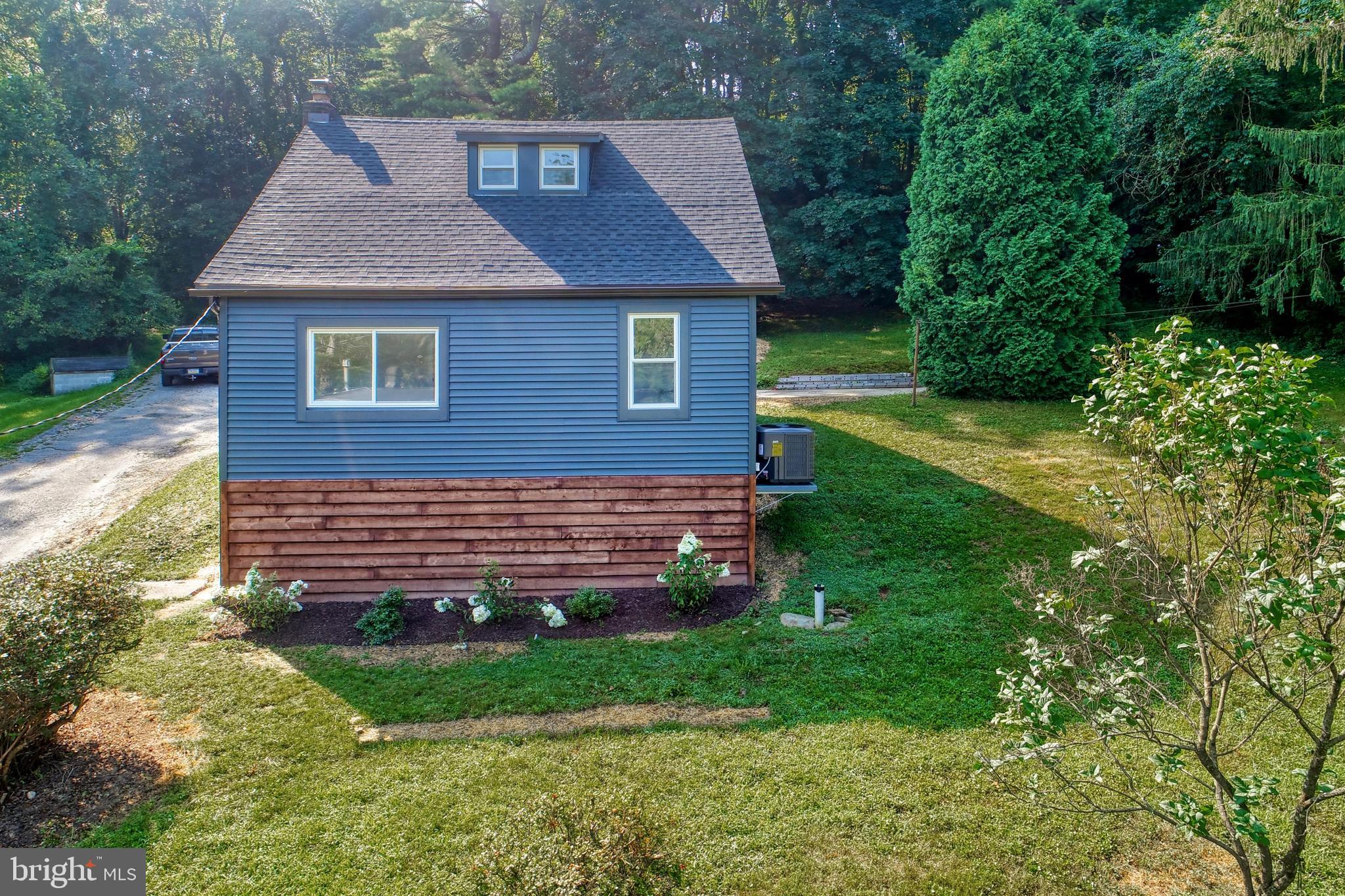240 Green Valley Road York, PA 17403 - Photo 5 of 28 Gallery Image 5
