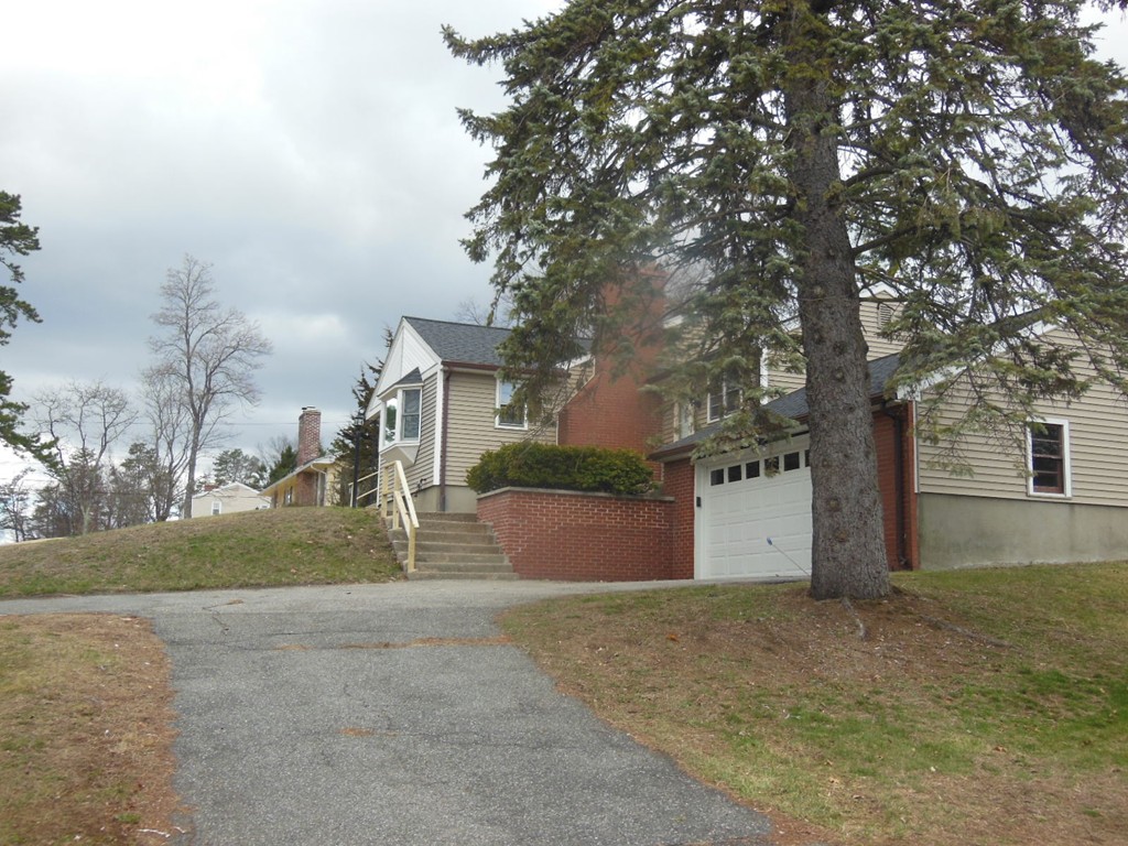1082 Plumtree Road Springfield, MA 01119 - Photo 4 of 22 a view of a outdoor space