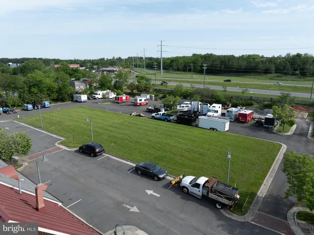 $1,750,000 | 43140 Town Hall Plaza, Chantilly, VA 20152