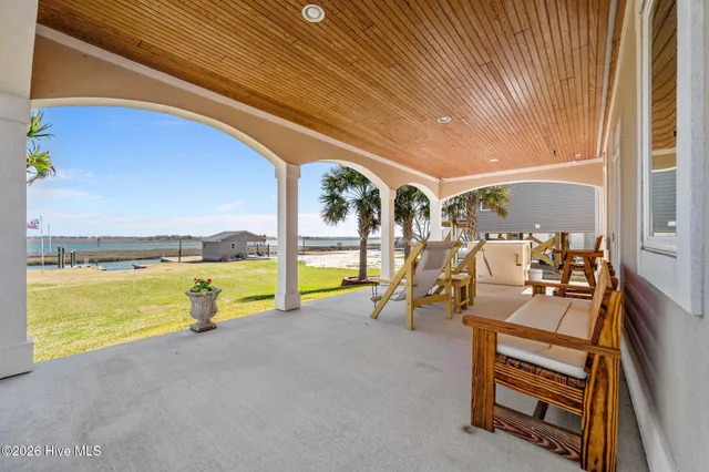 $2,499,000 | 1044 Mallard Bay Drive, Hampstead, NC 28443