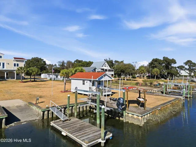 $2,499,000 | 1044 Mallard Bay Drive, Hampstead, NC 28443