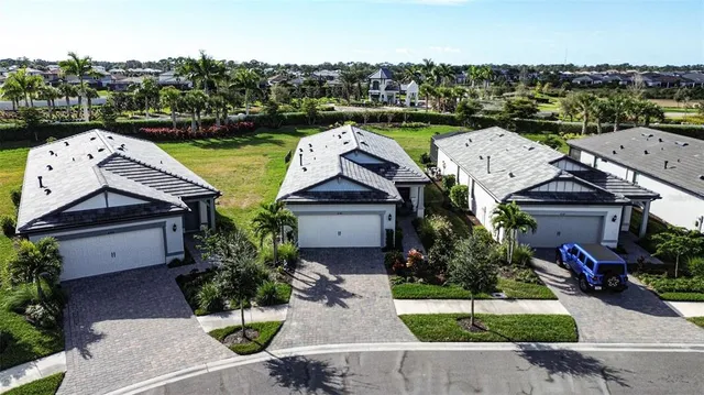 $489,900 | 6341 Winding Pine Drive, Nokomis, FL 34275