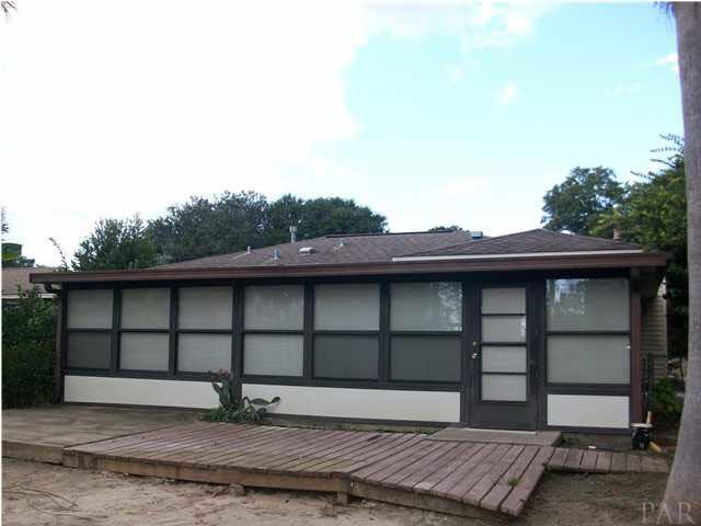6640 Bellview Pines Road Pensacola, FL 32526 - Photo 18 of 22 Rear of home viewing the sunroom