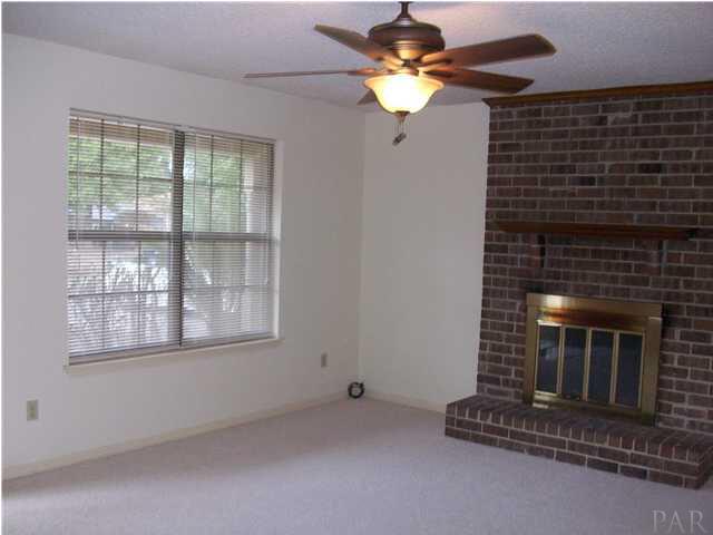 6640 Bellview Pines Road Pensacola, FL 32526 - Photo 5 of 22 Livingroom