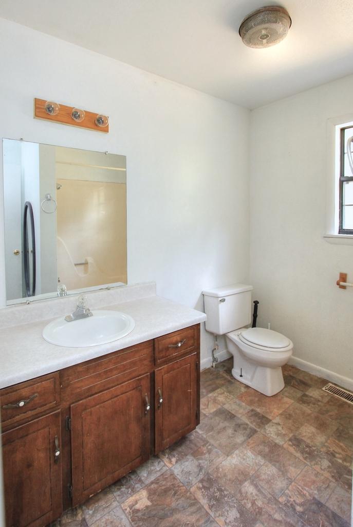 211 Ridgeside Drive Whitwell, TN 37397 - Photo 13 of 22 211 Ridgeside Dr (13)
