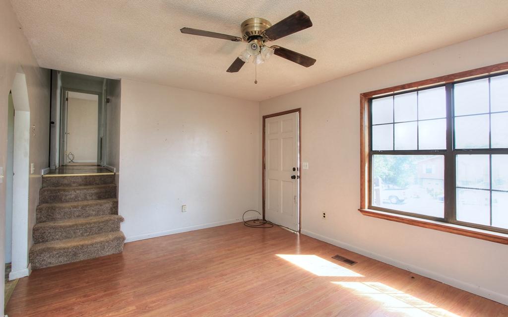 211 Ridgeside Drive Whitwell, TN 37397 - Photo 6 of 22 211 Ridgeside Dr (6)