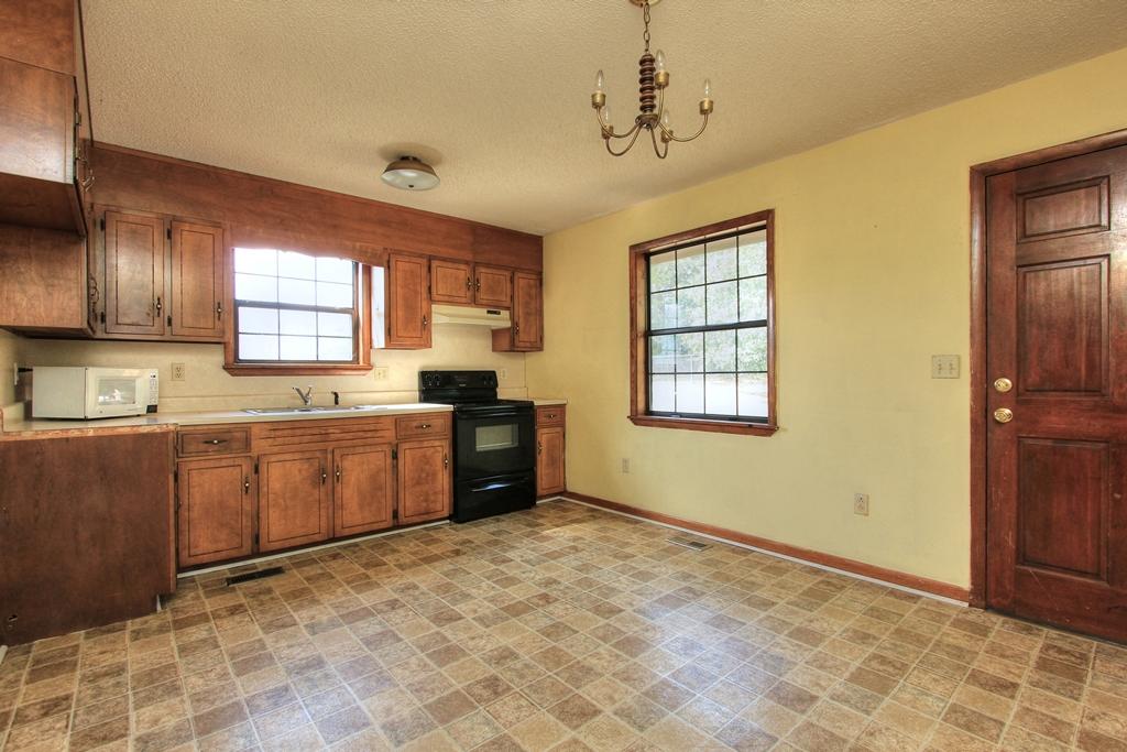 211 Ridgeside Drive Whitwell, TN 37397 - Photo 9 of 22 211 Ridgeside Dr (9)