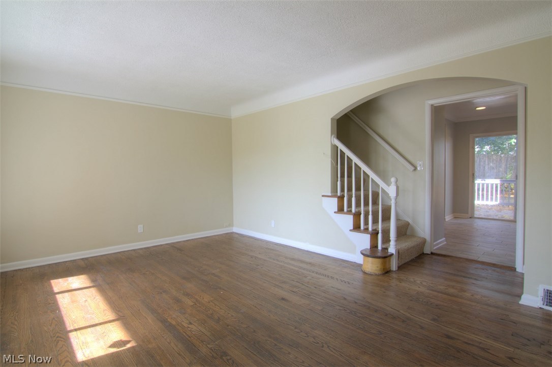 4089 Wilmington Road Cleveland, OH 44121 - Photo 2 of 21