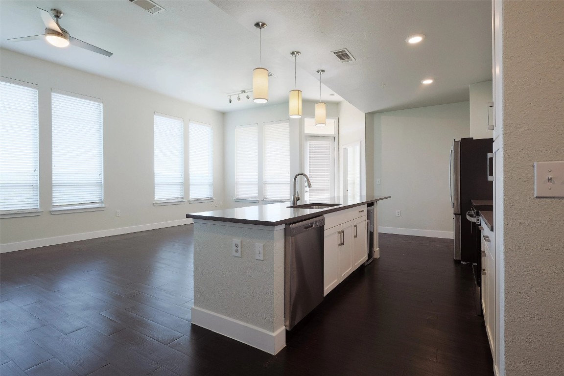 4800 Steiner Ranch Boulevard, Unit 14005 Austin, TX 78732 - Photo 12 of 34 Up to 8 weeks free rent plus reduced deposits!