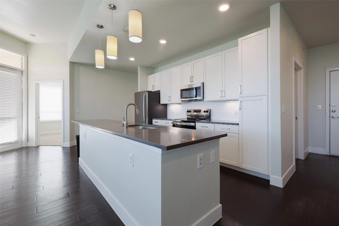 4800 Steiner Ranch Boulevard, Unit 14005 Austin, TX 78732 - Photo 13 of 34 Up to 8 weeks free rent plus reduced deposits!