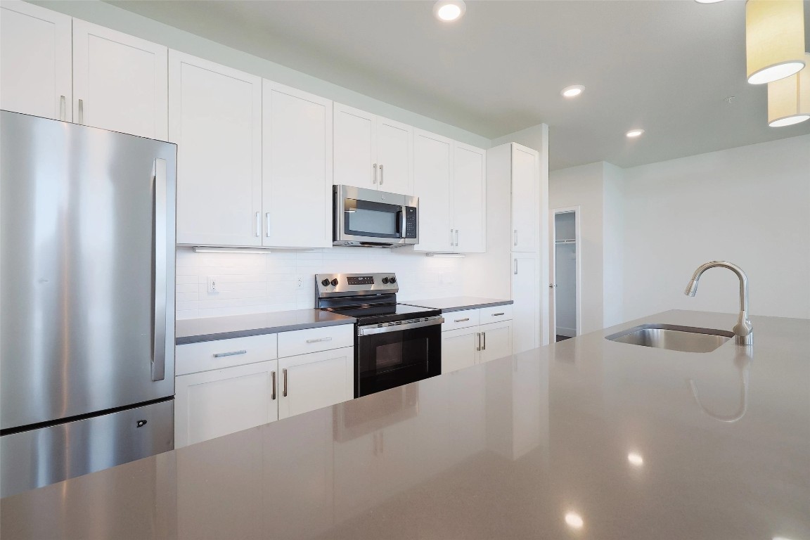 4800 Steiner Ranch Boulevard, Unit 14005 Austin, TX 78732 - Photo 14 of 34 Up to 8 weeks free rent plus reduced deposits!