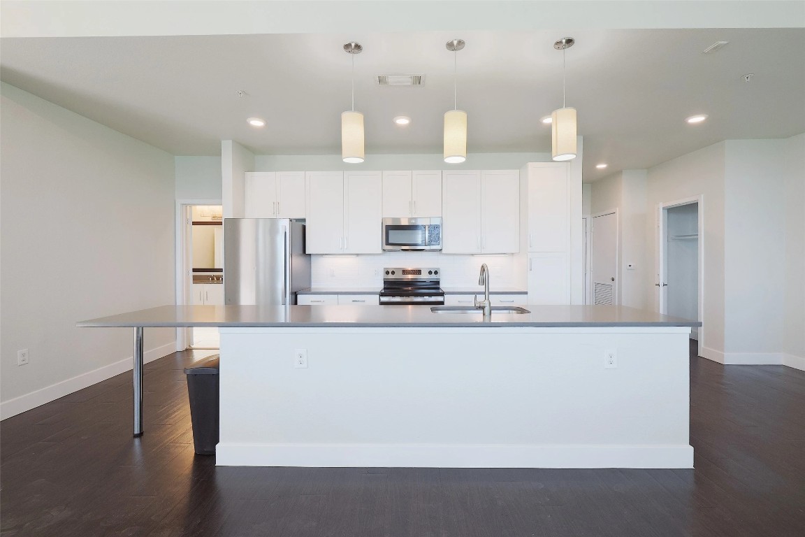 4800 Steiner Ranch Boulevard, Unit 14005 Austin, TX 78732 - Photo 17 of 34 Up to 8 weeks free rent plus reduced deposits!