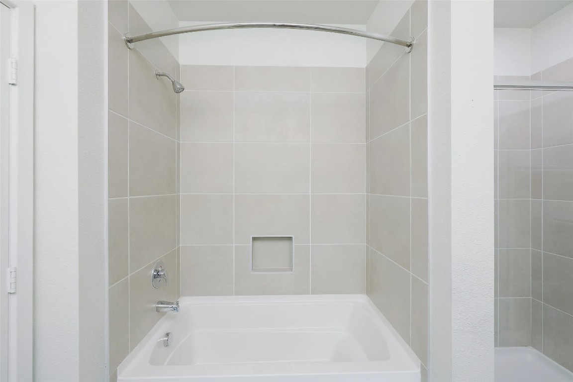 4800 Steiner Ranch Boulevard, Unit 14005 Austin, TX 78732 - Photo 29 of 34 Up to 8 weeks free rent plus reduced deposits!