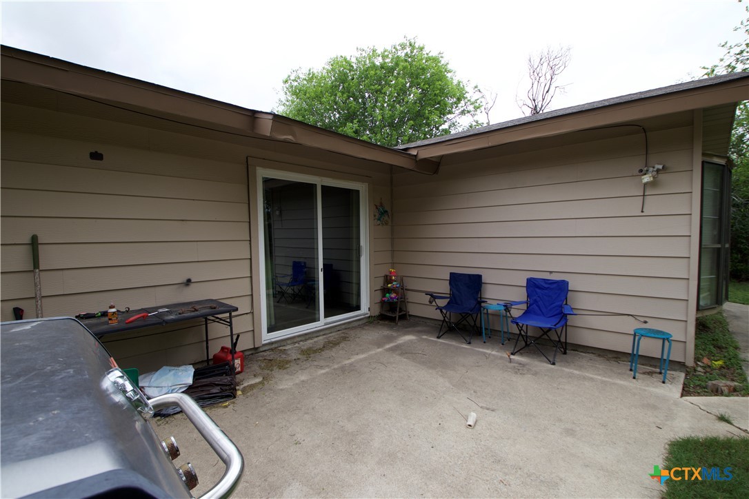 1411 West Lane Killeen, TX 76549 - Photo 23 of 36 a view of a patio in back of a house