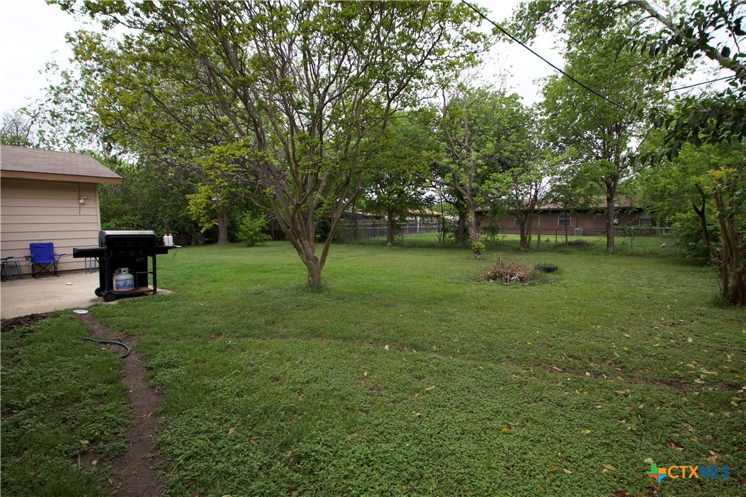 1411 West Lane Killeen, TX 76549 - Photo 35 of 36 a view of a park with large trees