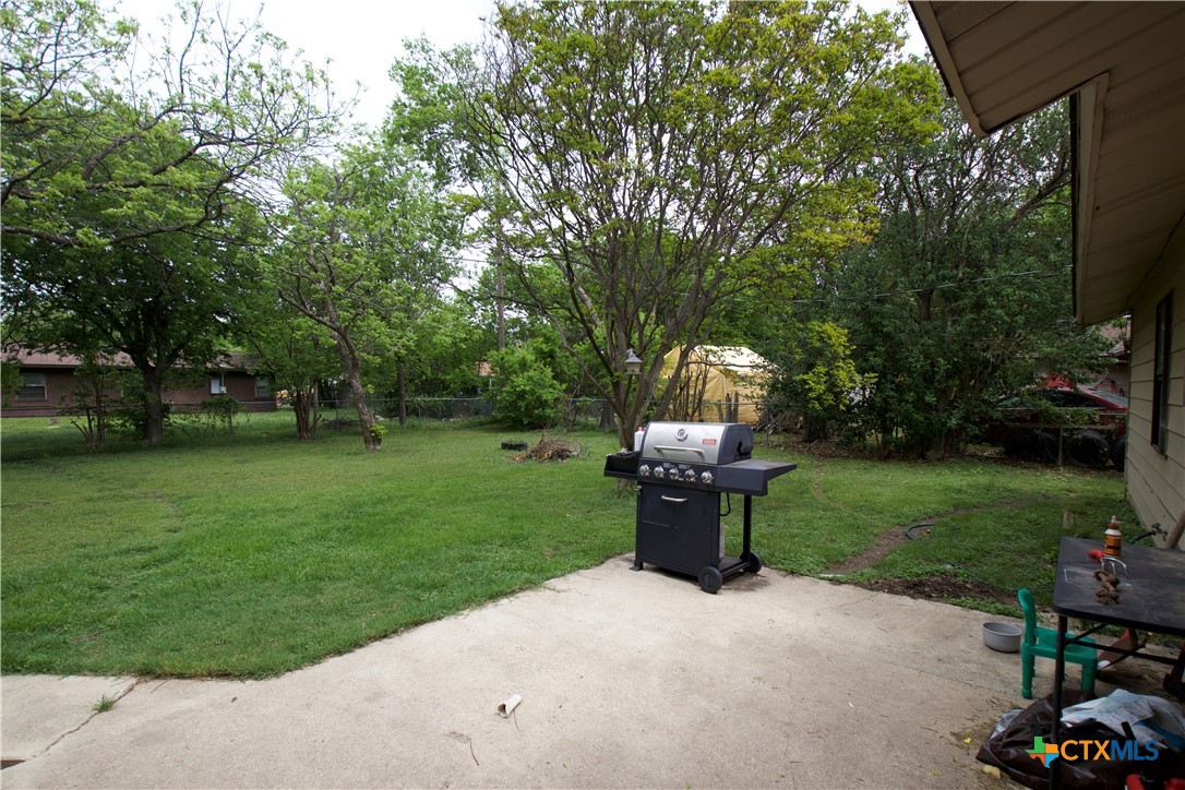 1411 West Lane Killeen, TX 76549 - Photo 36 of 36 a view of a garden with sitting area