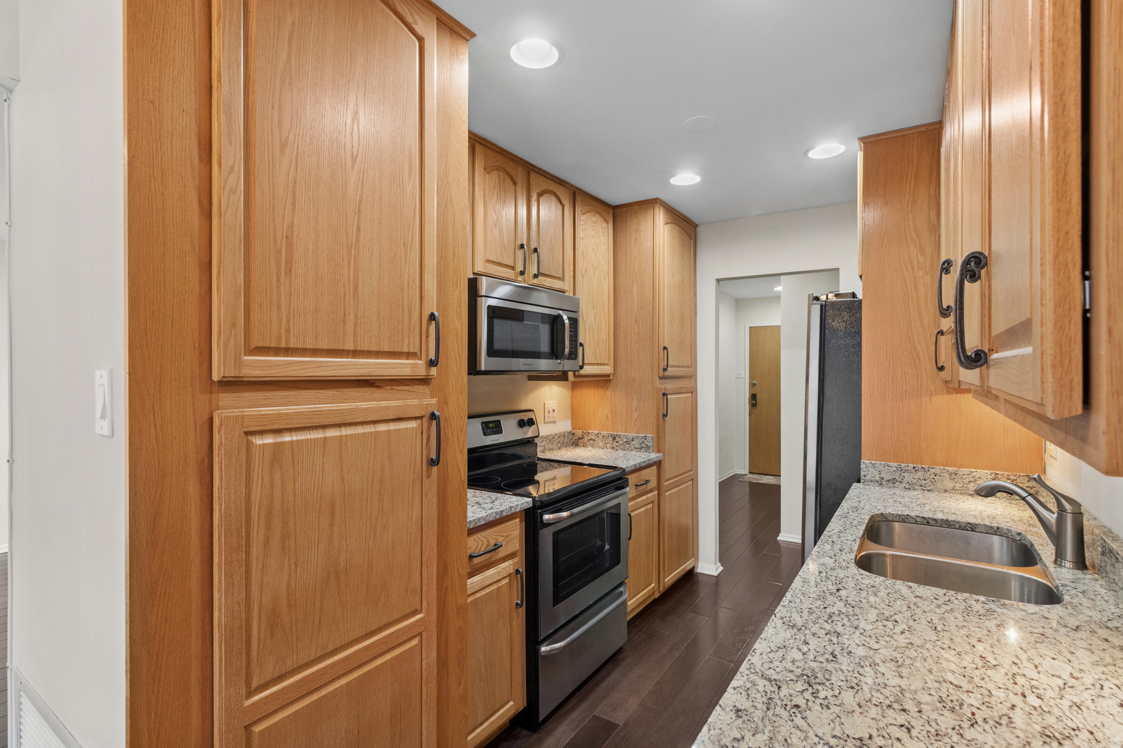 701 Forum Square, Unit 108 Glenview, IL 60025 - Photo 7 of 21