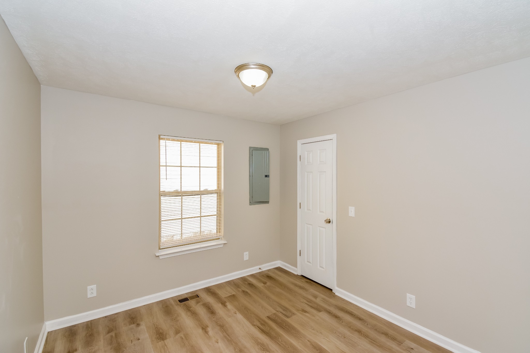 2607 Landrum Court, Unit LOT 7 Springfield, TN 37172 - Photo 10 of 16 an empty room with windows