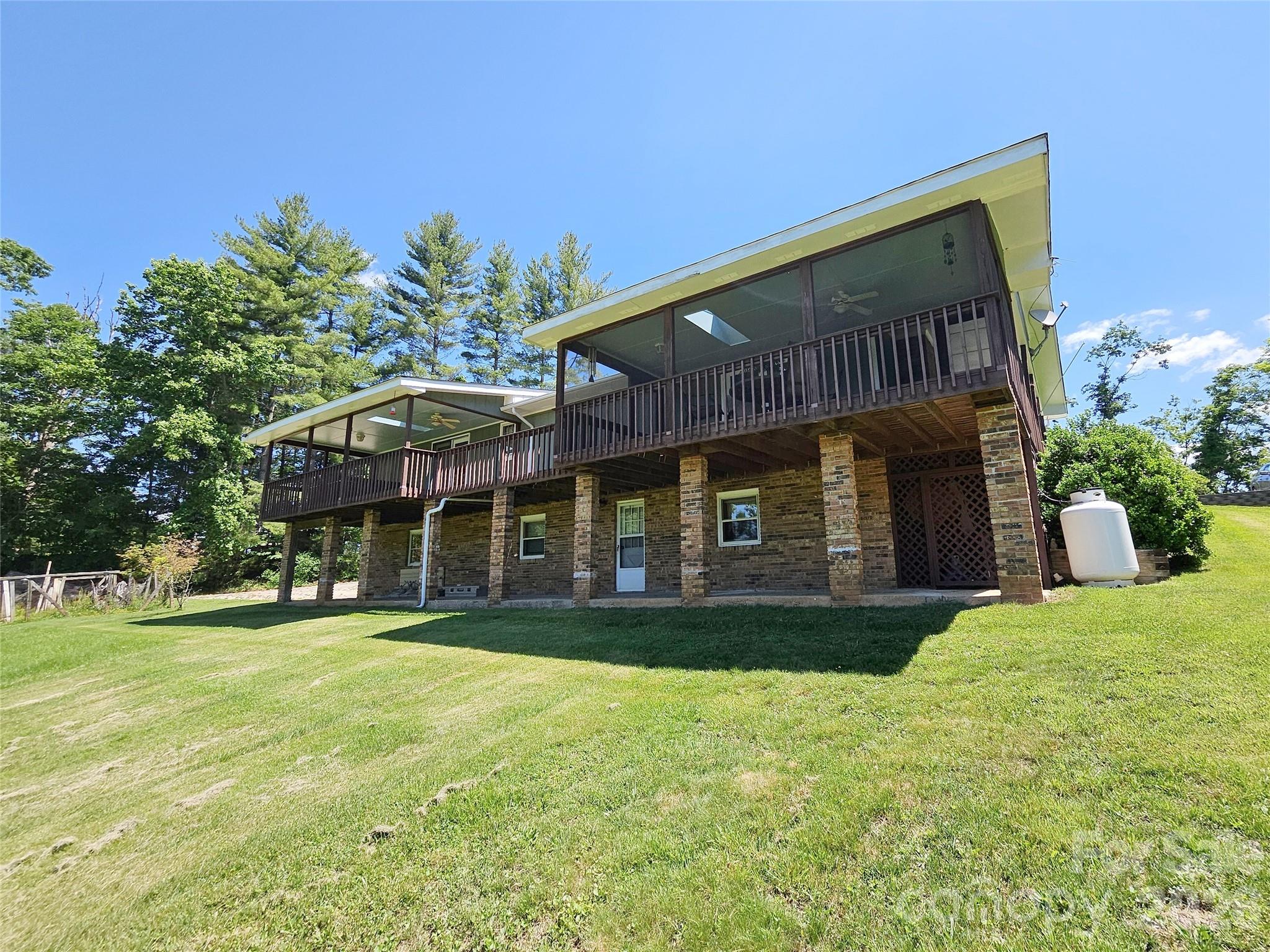 72 Ridgetop Lane Spruce Pine, NC 28777 - Photo 3 of 42