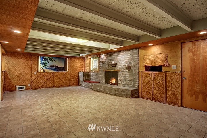 5515 Northeast Penrith Road Seattle, WA 98105 - Photo 18 of 25