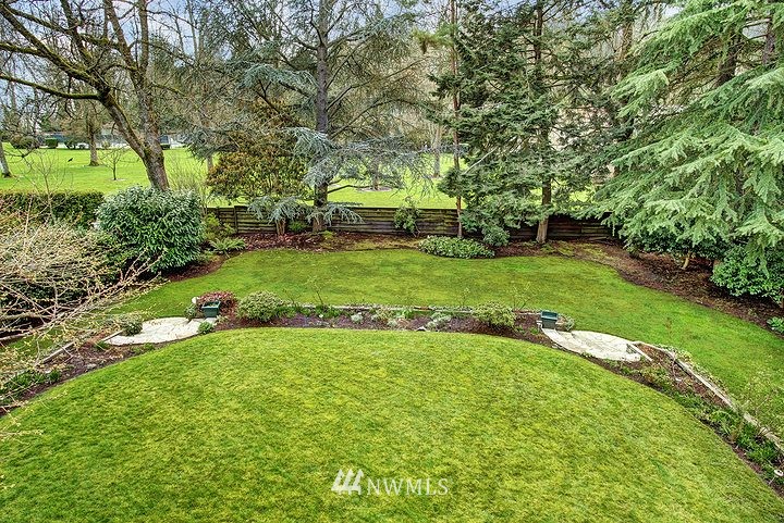5515 Northeast Penrith Road Seattle, WA 98105 - Photo 20 of 25