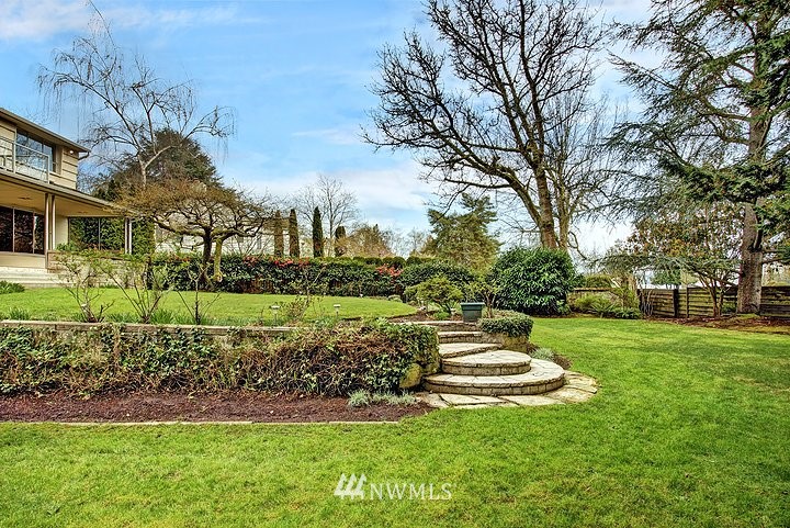 5515 Northeast Penrith Road Seattle, WA 98105 - Photo 21 of 25