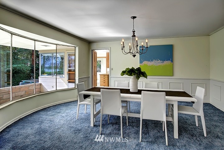 5515 Northeast Penrith Road Seattle, WA 98105 - Photo 7 of 25