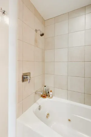 $875,000 | 130 North Garland Court, Unit 1703, Chicago, IL 60602