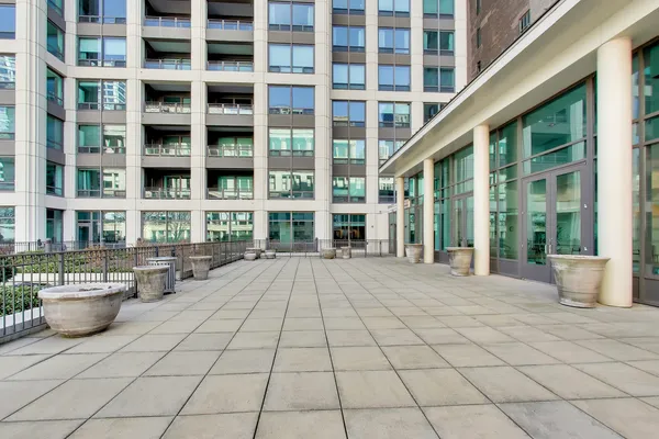 $875,000 | 130 North Garland Court, Unit 1703, Chicago, IL 60602