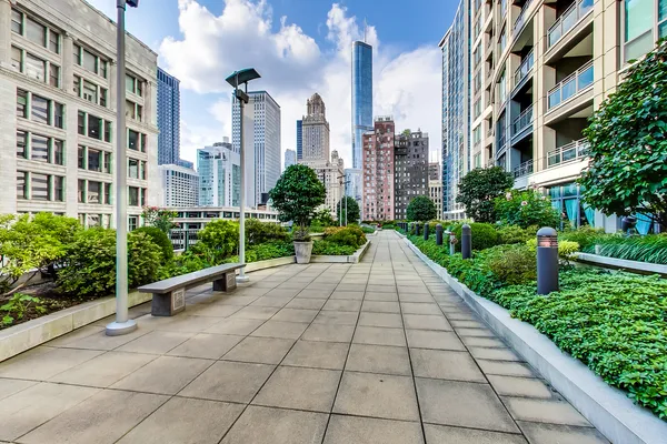 $875,000 | 130 North Garland Court, Unit 1703, Chicago, IL 60602