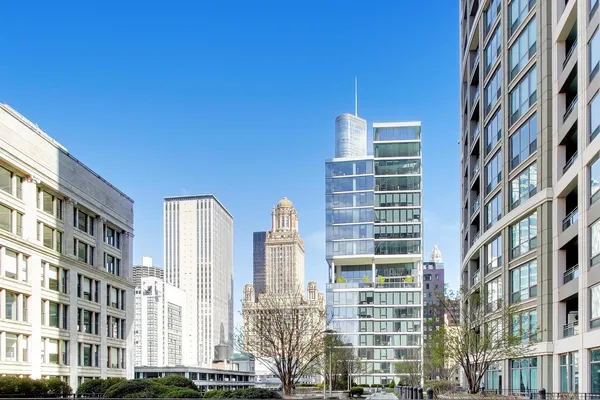 $875,000 | 130 North Garland Court, Unit 1703, Chicago, IL 60602