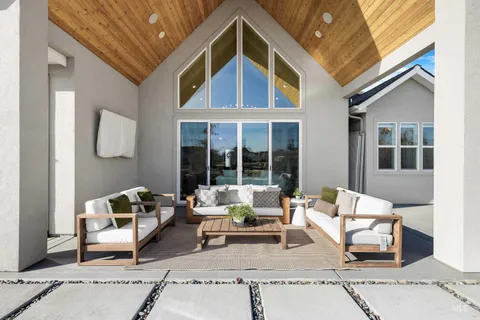 $1,950,000 | 976 North Morehouse Avenue, Eagle, ID 83616