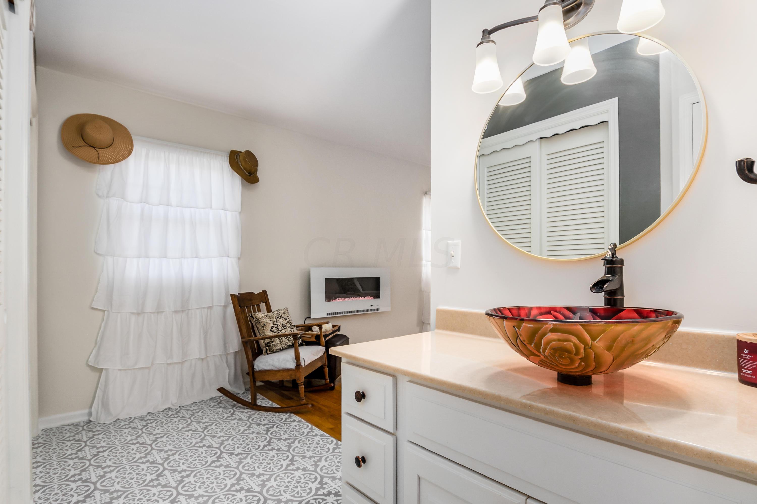 1358 Reymond Road Columbus, OH 43220 - Photo 23 of 40 Gallery Image 23