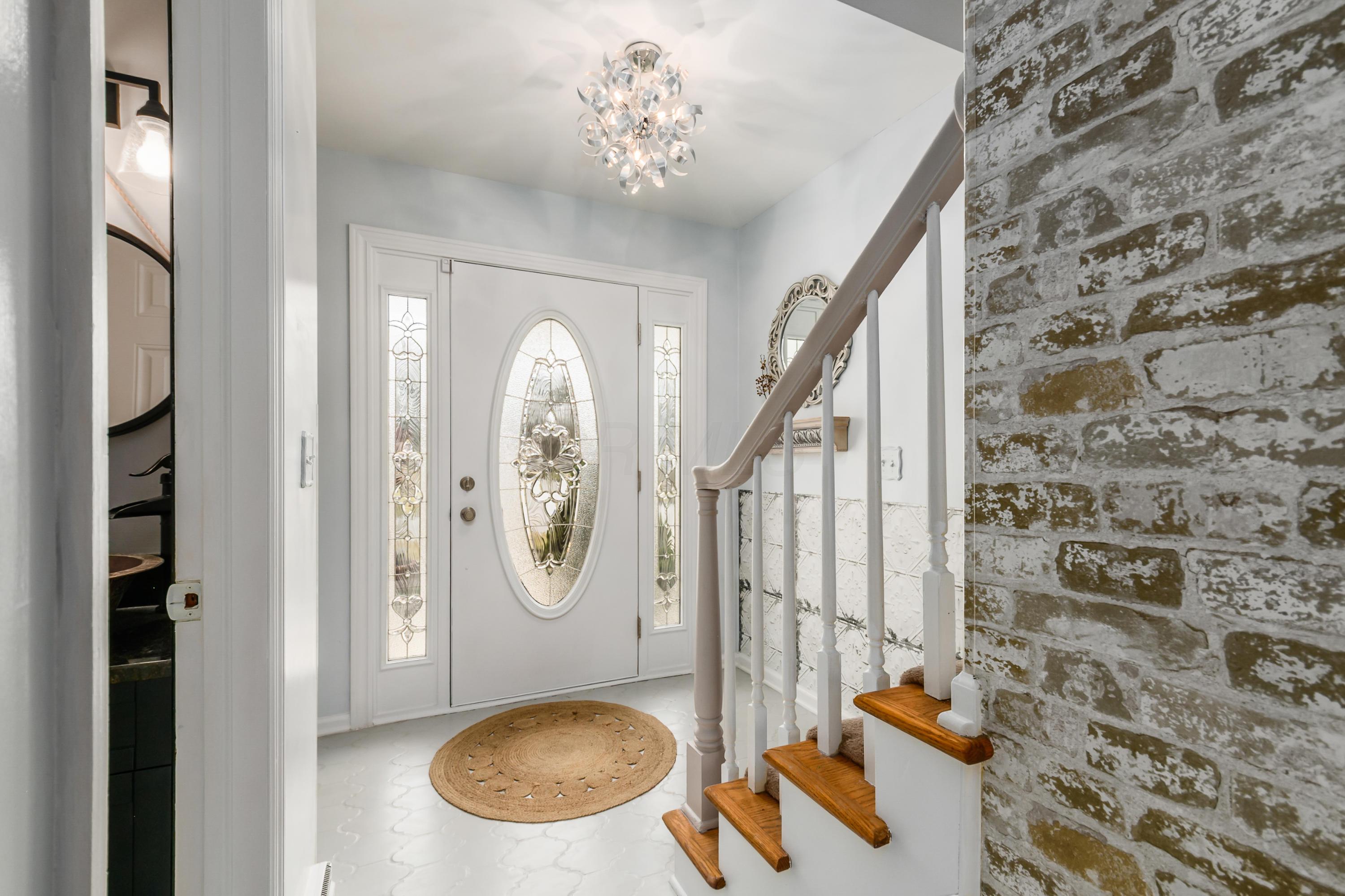 1358 Reymond Road Columbus, OH 43220 - Photo 5 of 40 Gallery Image 5