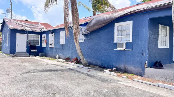 $1,975 | 1000 West Lakewood Road, Unit 6, West Palm Beach, FL 33405