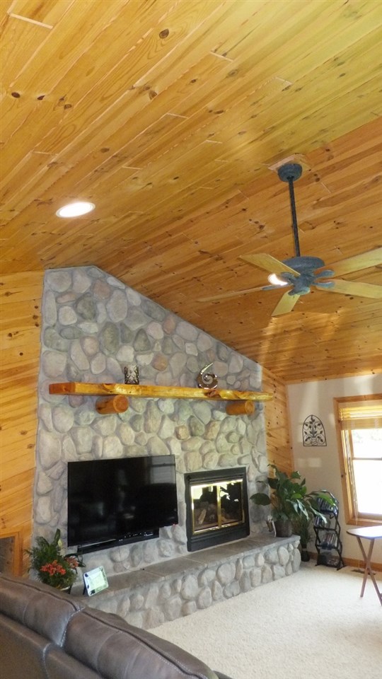 4775 White Road South Williamsburg, MI 49690 - Photo 7 of 37 1806532-6.JPG