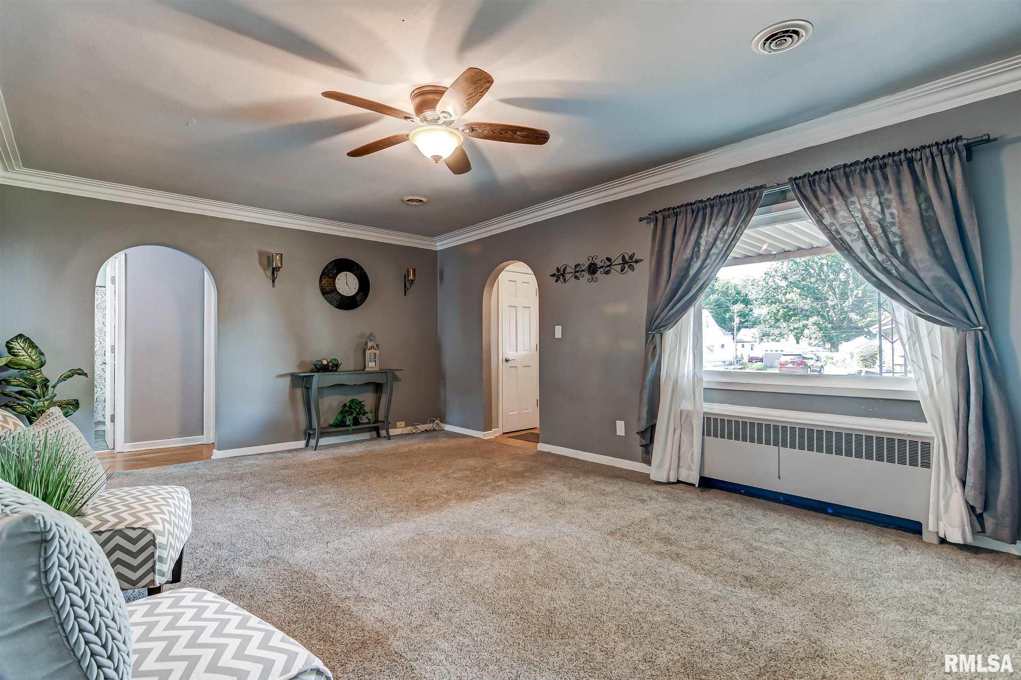 1532 West Governor Street Springfield, IL 62704 - Photo 3 of 29 Gallery Image 3