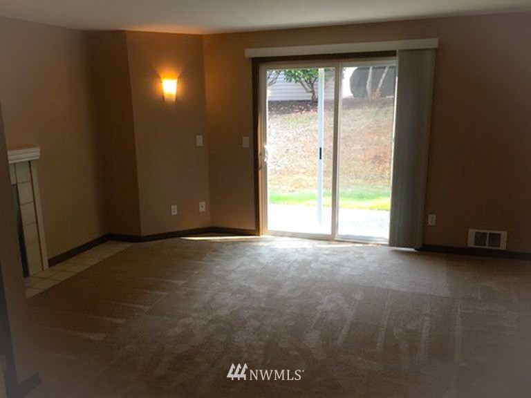 18910 Bothell Everett Highway, Unit F2 Bothell, WA 98012 - Photo 4 of 14 Gallery Image 4
