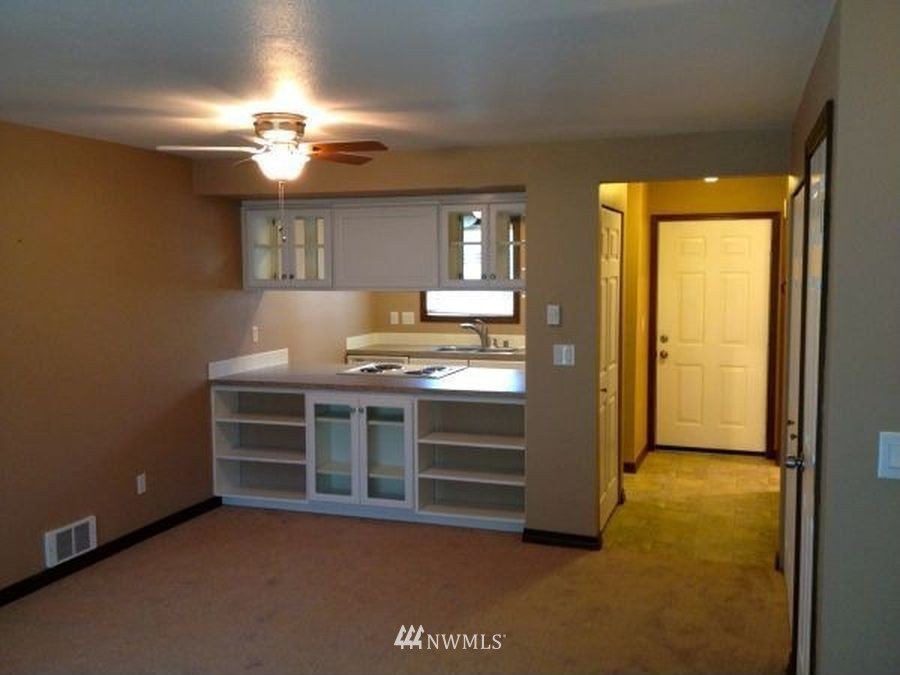 18910 Bothell Everett Highway, Unit F2 Bothell, WA 98012 - Photo 5 of 14 Gallery Image 5