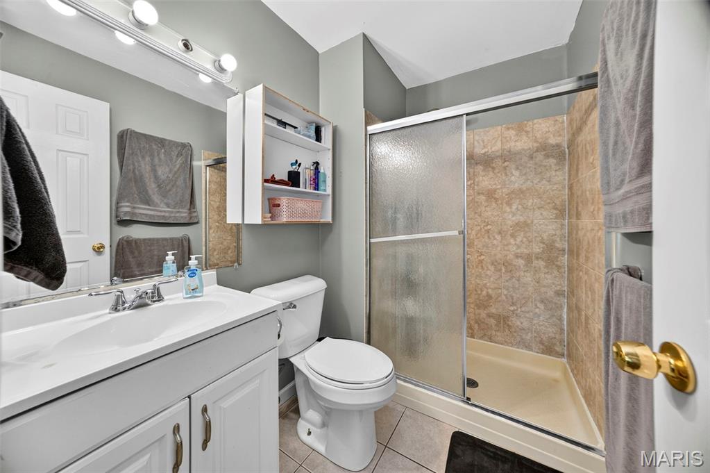 18 Roland Lane St. Peters, MO 63376 - Photo 16 of 38