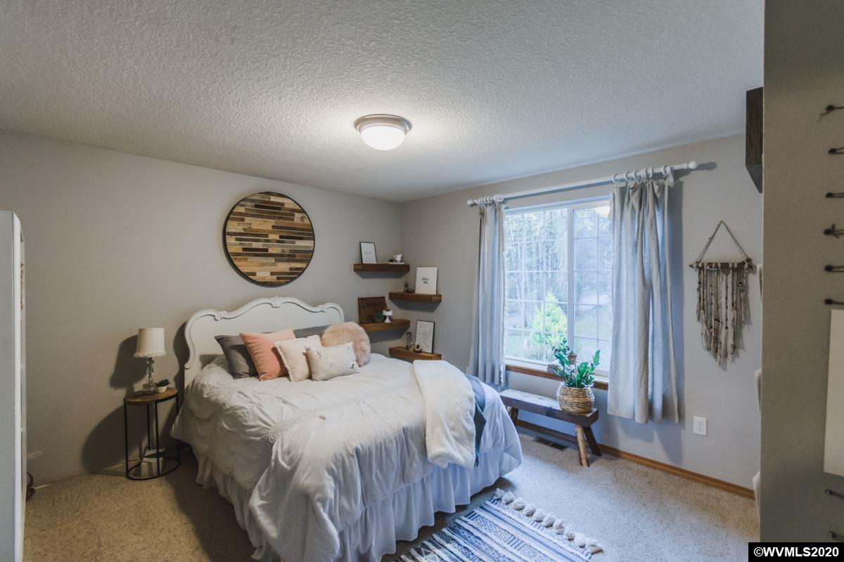 30416 Rancho Road Lebanon, OR 97355 - Photo 7 of 42 Gallery Image 7
