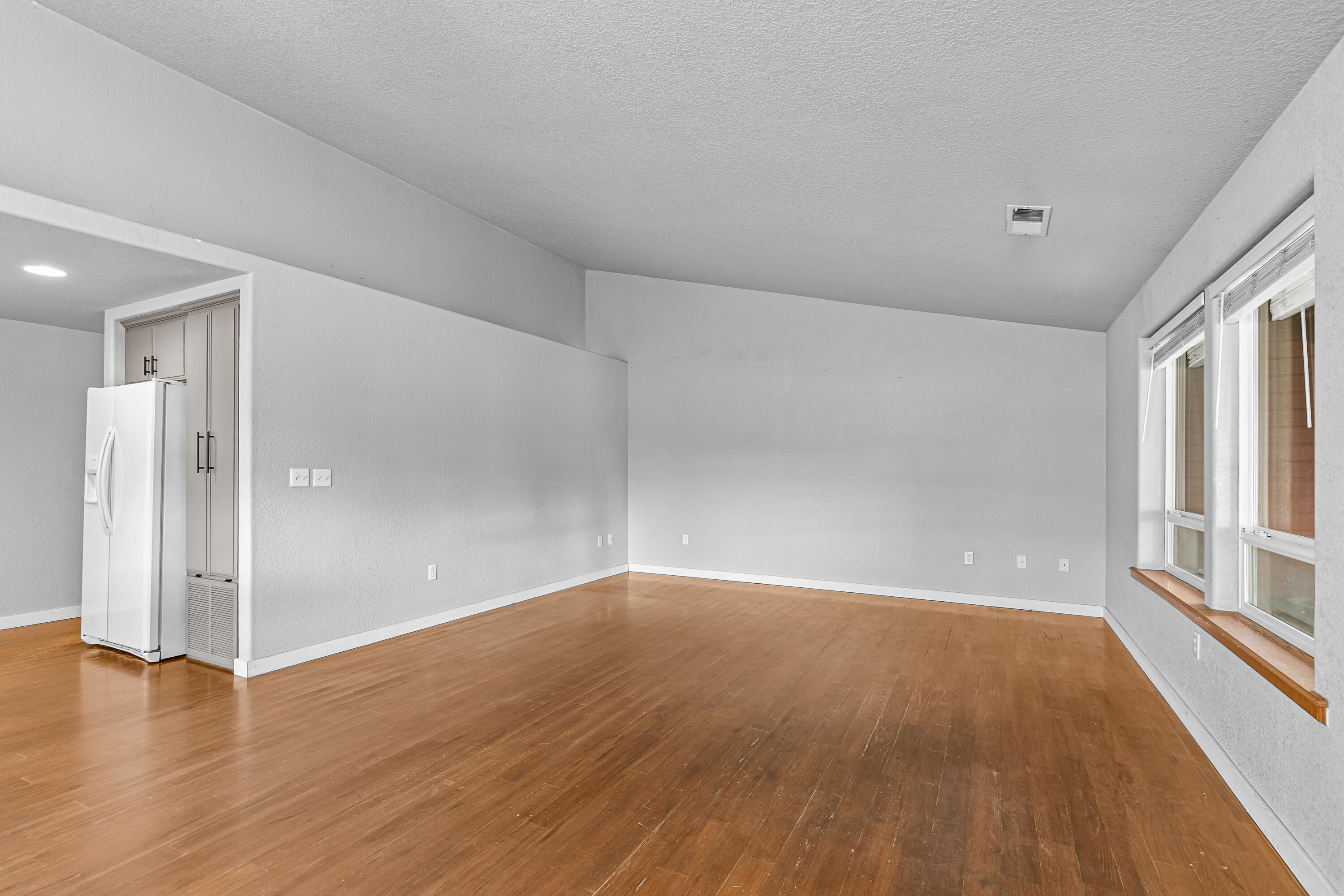 388 Crystal Drive Eagle Point, OR 97524 - Photo 7 of 35 7
